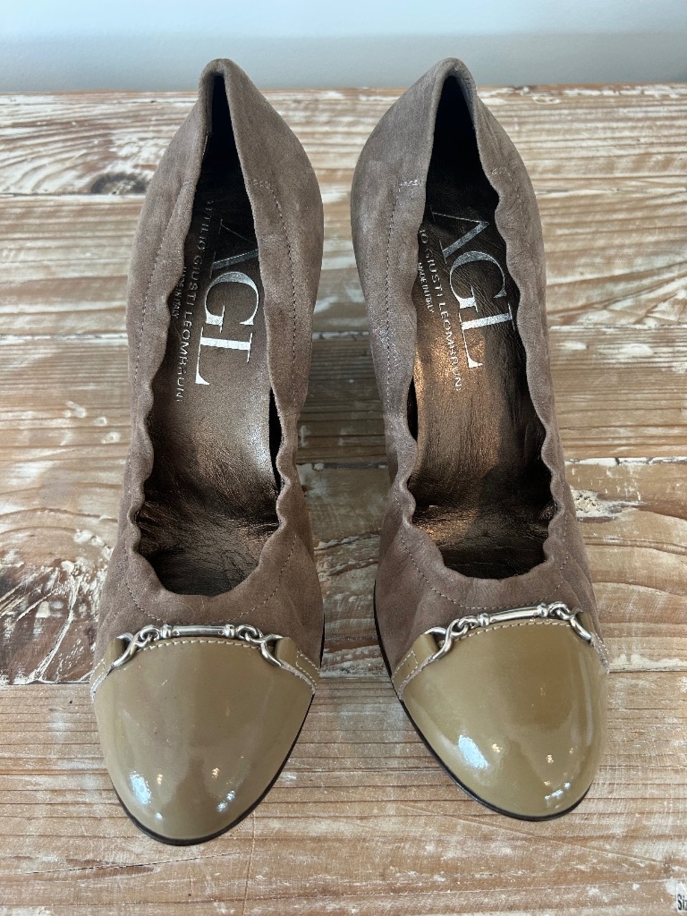 NWOB AGL Coquette Light Academia French Girl Suede Cap Toe Wedges Sz 39.5 (9.5)